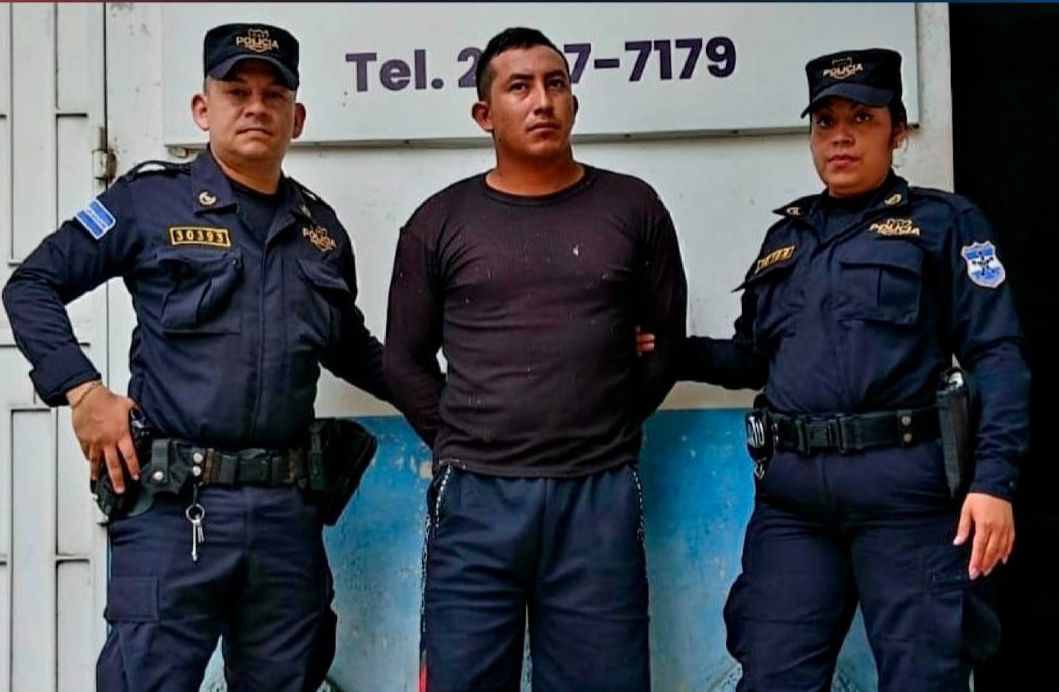 La agresión ocurrió en la colonia Los Olivos y fue detenida por familiares de las víctimas.