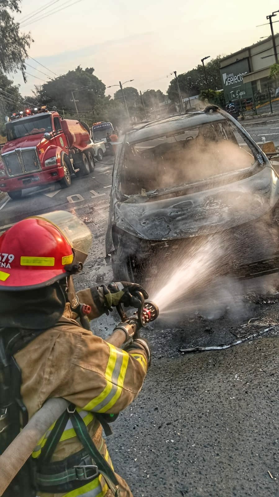 La emergencia ocurrió en la avenida Dr. José Antonio Rodríguez Porth, en San Salvador Centro.
